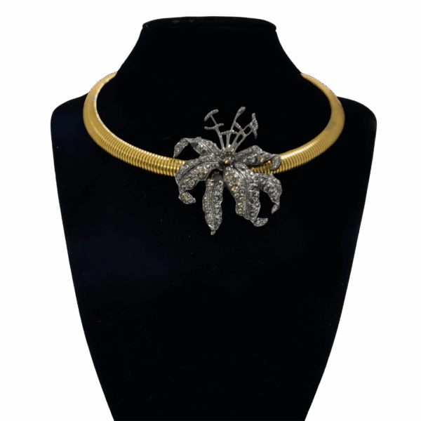 collana-black-flower